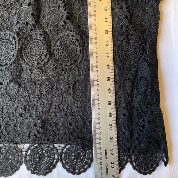 Belldini Women Lace Blouse size L Short Sleeve 24” Length Floral Black - Picture 4 of 8